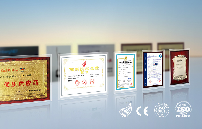 Stroj na termoformovanie/plastový pohár